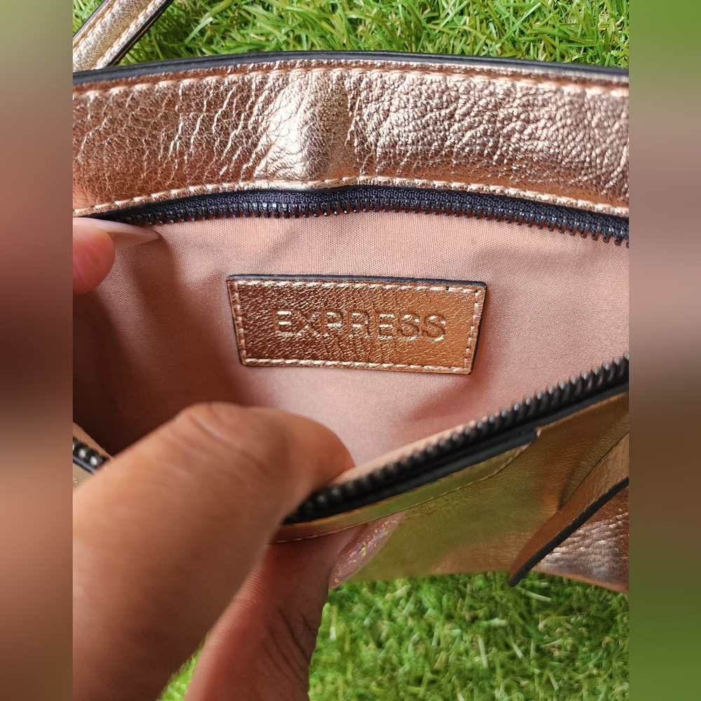 Metallic Express Wristlet - Picture 2 of 4